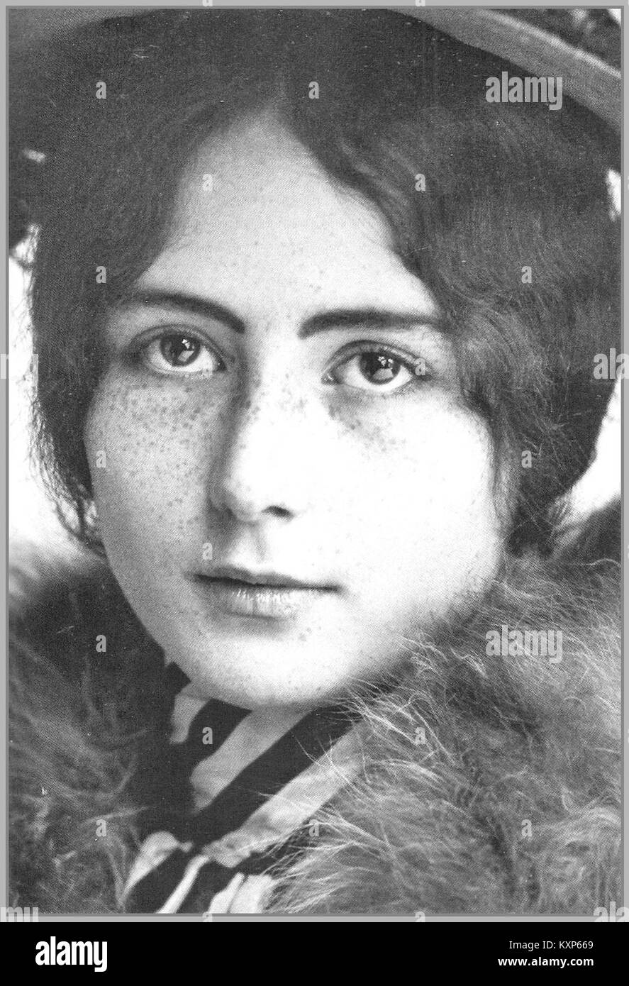 Photographie du danseur français Cléo de Mérode par Paul Nadar, illustration de la photographie de portrait du XIXe siècle et du style artistique belle époque. Banque D'Images