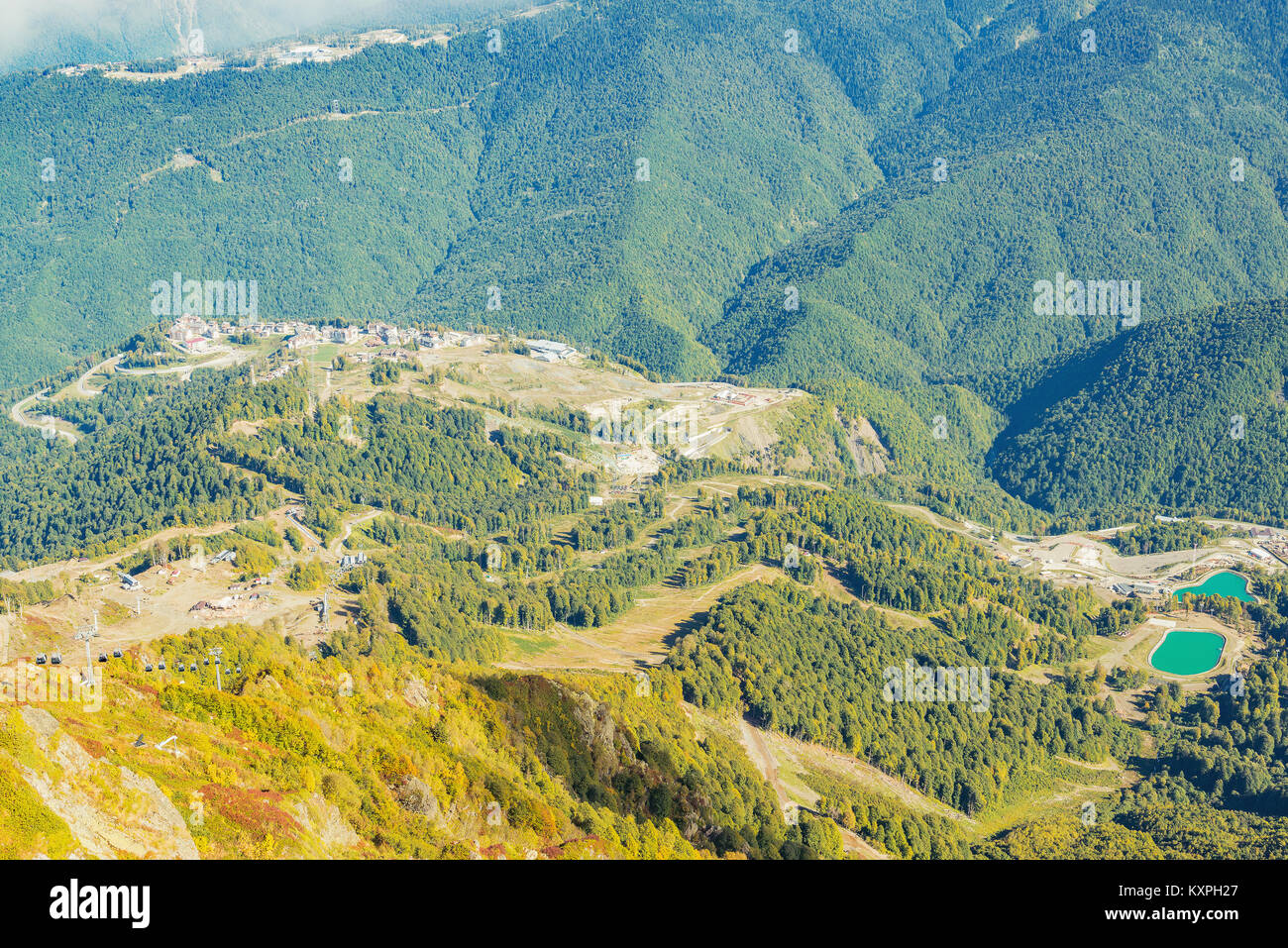 Vue sur les montagnes de la pointe de vue. Roza Caucase. La Russie. Banque D'Images