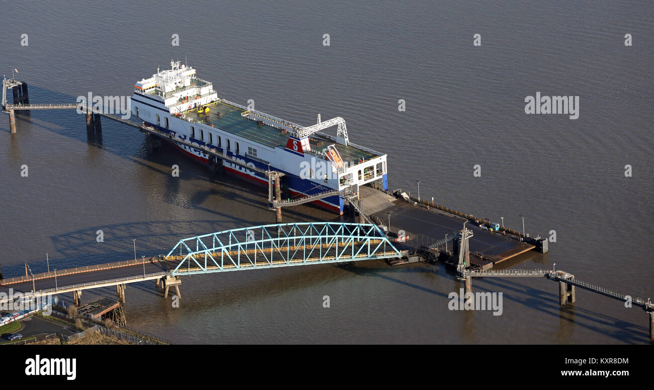 Vue aérienne de la Stena Precision, Douglas, Mersey Ferry Birkenhead, UK Banque D'Images