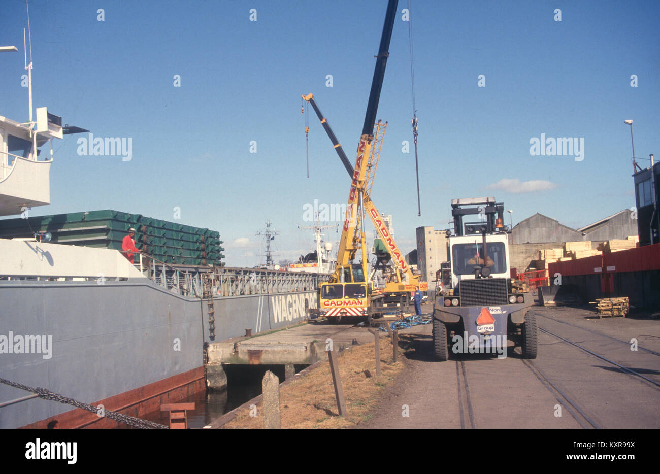 Changement d'utilisation des terres la désindustrialisation dans le bassin à flot du port de port, Ipswich, Suffolk, Angleterre, Royaume-Uni 1990 29 mars 1994 Banque D'Images