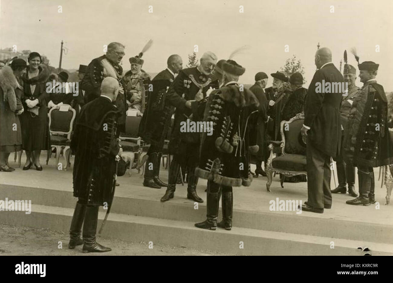 Dans le 1er arrondissement de Budapest, le dévoilement du monument de la Reine Elizabeth marque une cérémonie publique commémorative. Banque D'Images
