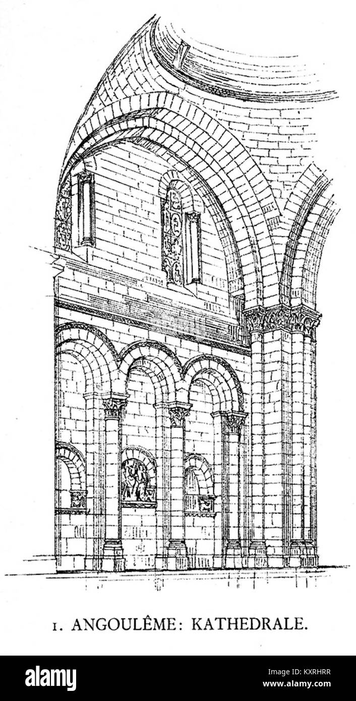L'intérieur de la Cathédrale Saint-Pierre d'Angoulême en France met en valeur sa beauté architecturale, avec des vitraux complexes, des plafonds voûtés et un sentiment de vénération religieuse. La cathédrale est un exemple significatif de l'architecture gothique française. Banque D'Images