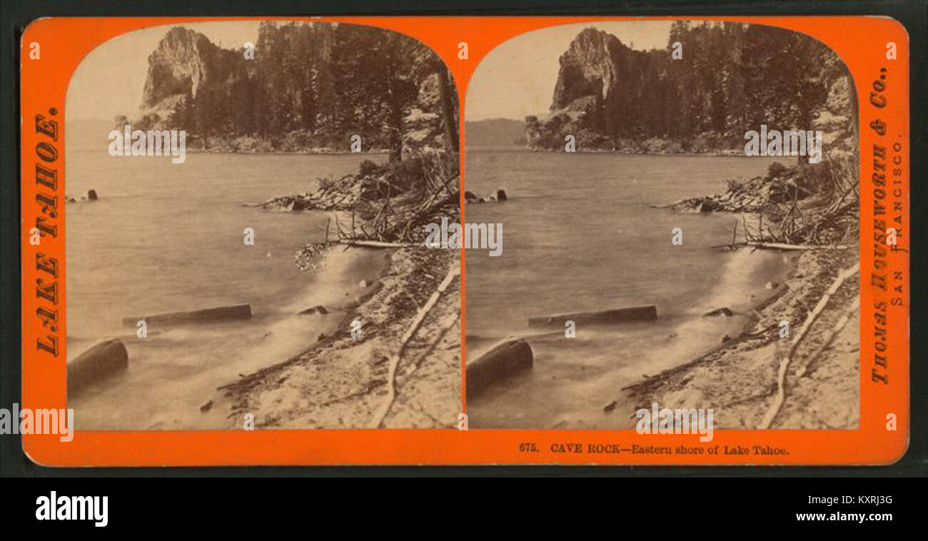 « Cave Rock » de Thomas Houseworth & Co capture la beauté saisissante de la rive est du lac Tahoe, offrant un aperçu photographique du XIXe siècle des caractéristiques accidentées du paysage. Banque D'Images
