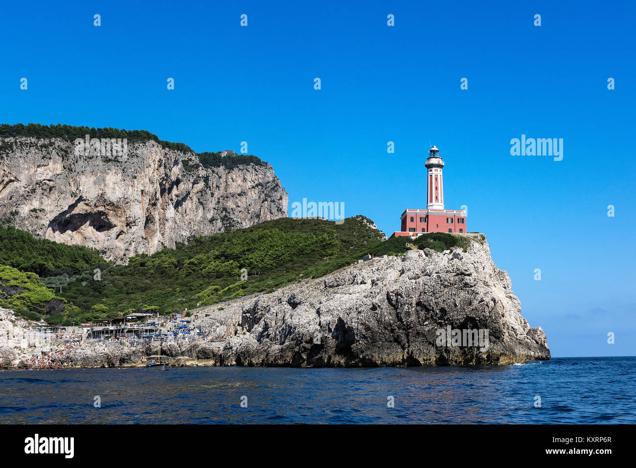 Phare de Punta Carena, l'île de Capri, Province de Naples, Campanie, Italie. Banque D'Images