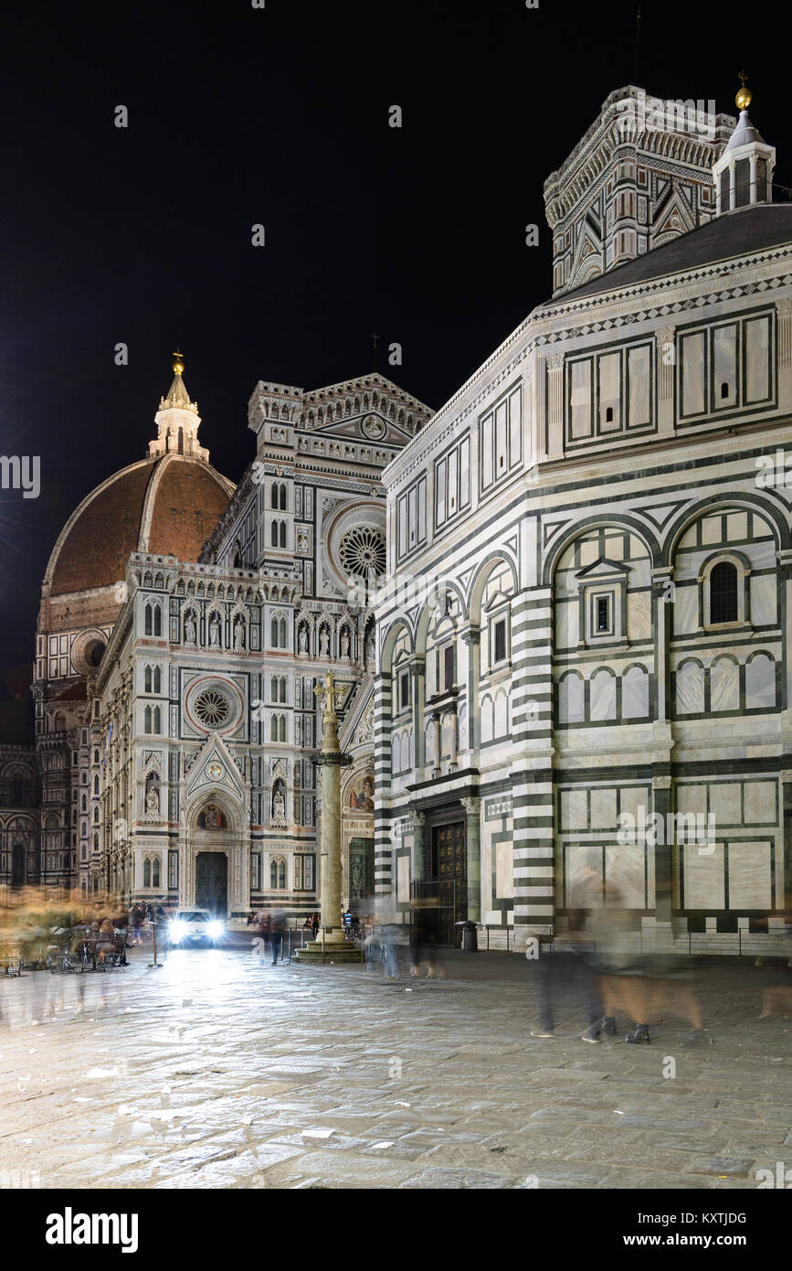 Le baptistère à Florence Italie dans la nuit Banque D'Images