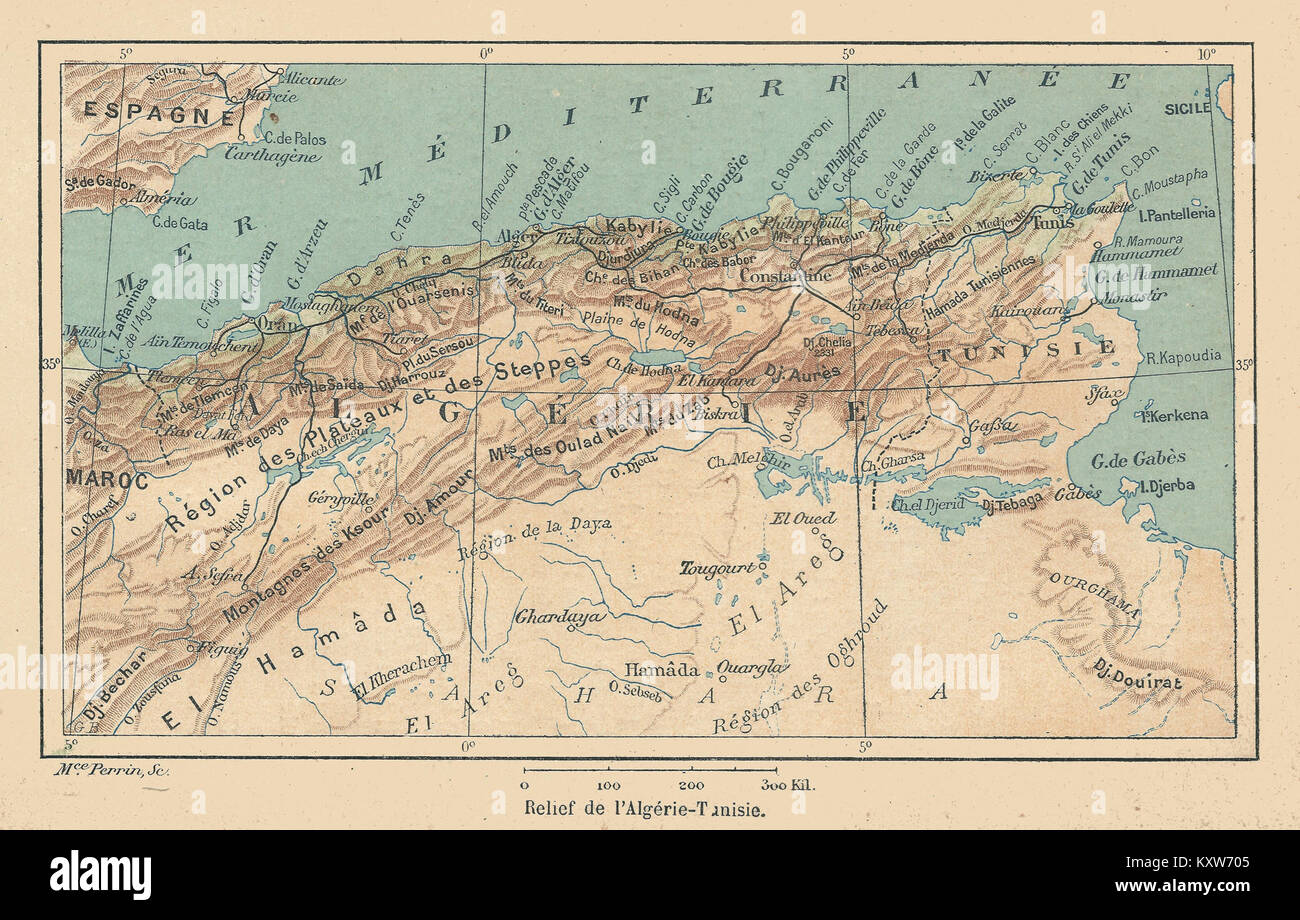 Timbre postal français de 1894 représentant une carte en relief de l'Algérie et de la Tunisie, illustrant l'administration coloniale de la France et sa représentation géographique en Afrique du Nord. Banque D'Images