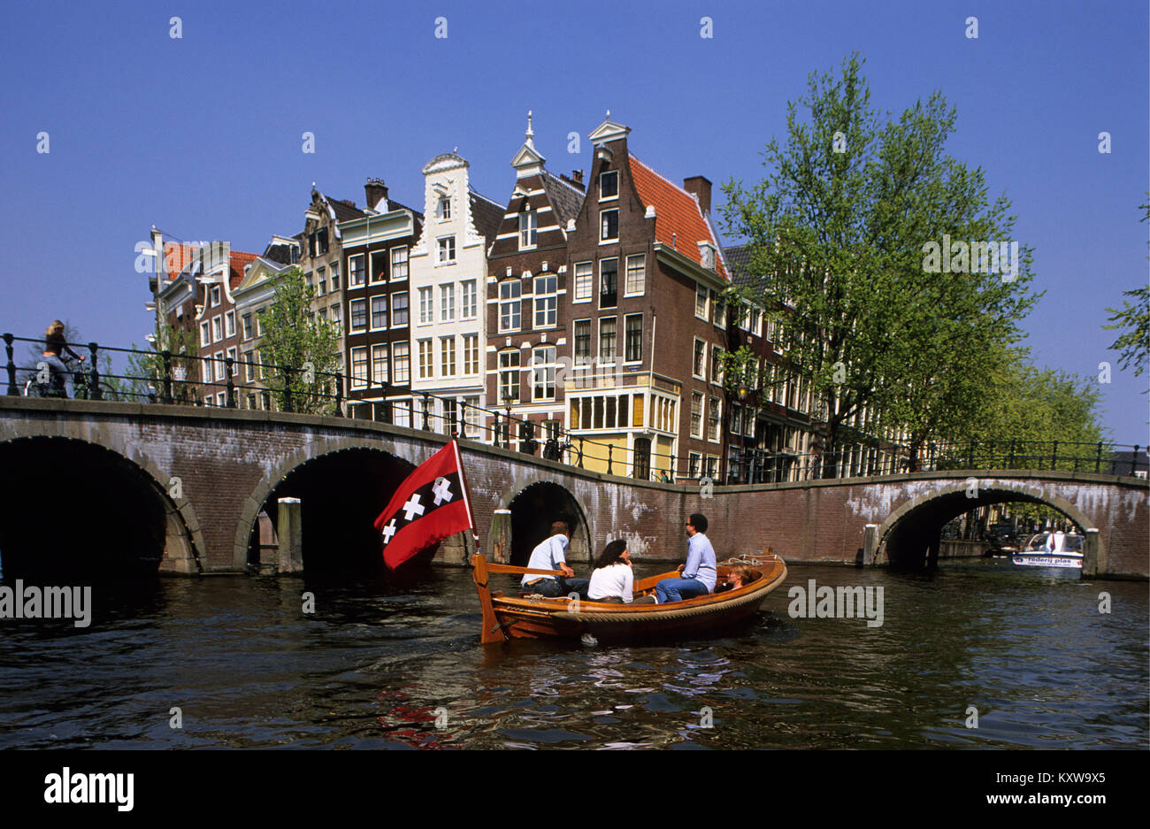 1515-12-04Les Pays-Bas, Amsterdam, âge d'or des maisons à canal appelé Keizersgracht. UNESCO World Heritage Site. 17e siècle. Bateaux et Amsterdam f Banque D'Images