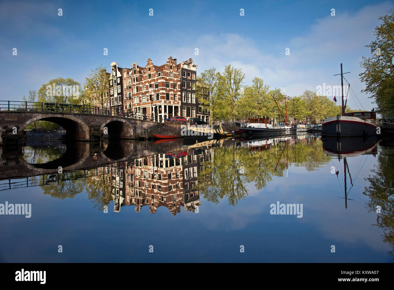 Les Pays-Bas, Amsterdam, âge d'or des maisons à canal appelé Brouwersgracht. UNESCO World Heritage Site. 17e siècle. Banque D'Images