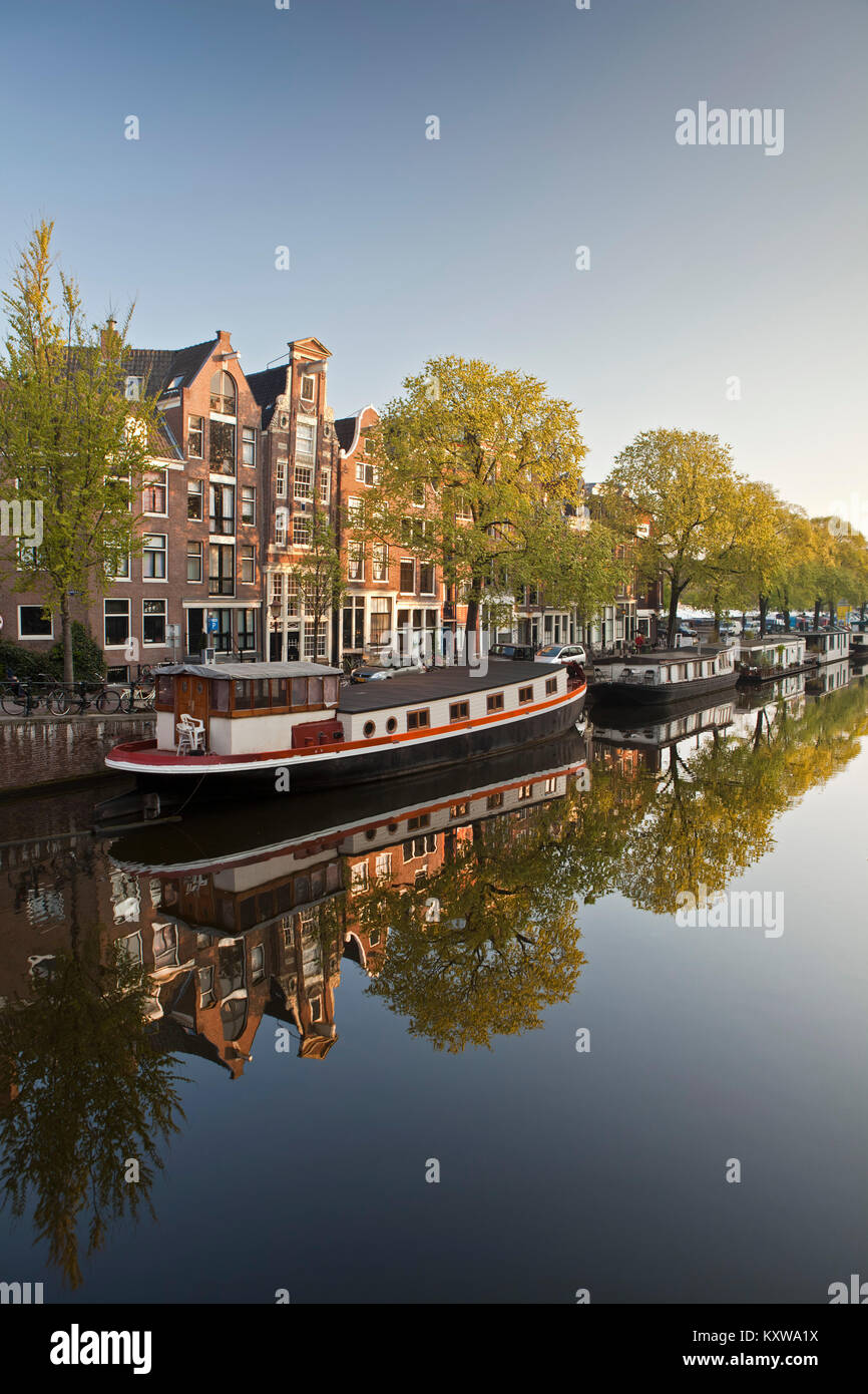Les Pays-Bas, Amsterdam, 17e siècle, les maisons et les péniches à canal appelé Prinsengracht. Unesco World Heritage Site. Banque D'Images