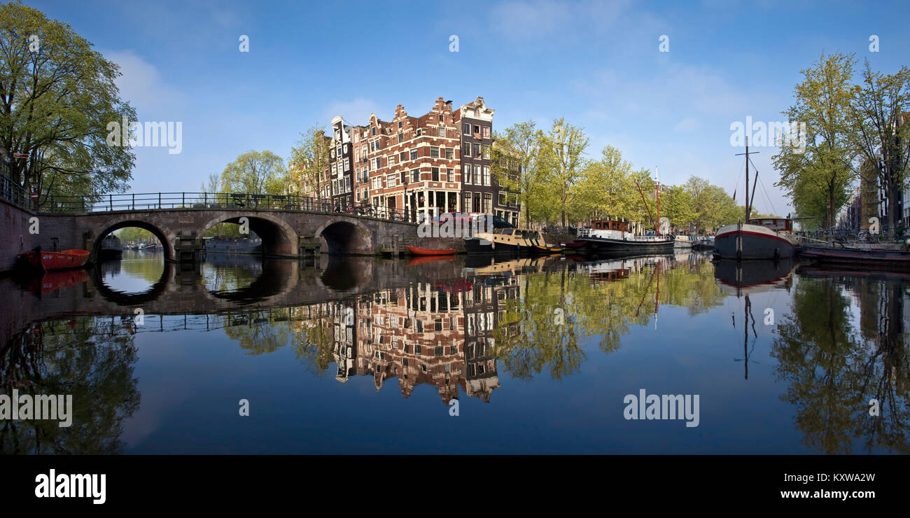 Les Pays-Bas, Amsterdam, âge d'or des maisons à canal appelé Brouwersgracht. UNESCO World Heritage Site. 17e siècle. Vue panoramique. Banque D'Images
