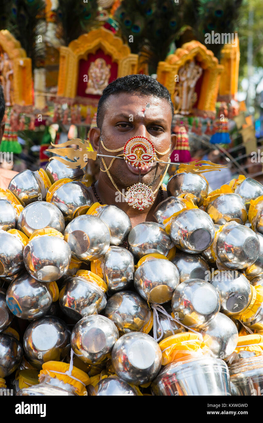 Les dévots hindous au cours de la procession annuelle de Thaipusam à Georgetown, l'île de Penang, en Malaisie. Banque D'Images