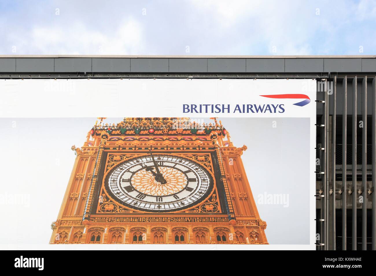 Billund, Danemark - 29 décembre 2017 : logo British Airways sur un mur. British Airways est la compagnie nationale et la plus grande compagnie aérienne de l'United Kingdo Banque D'Images