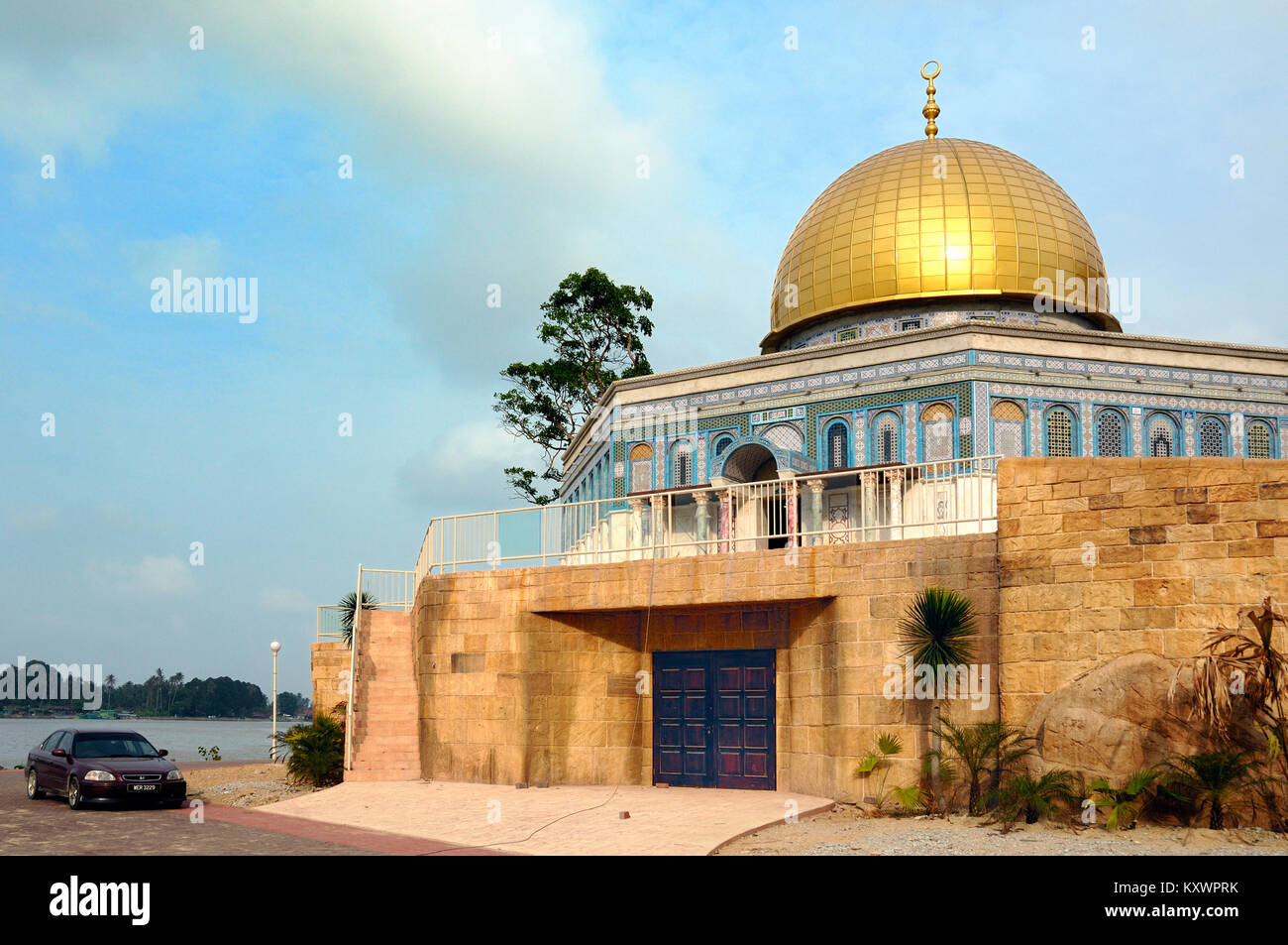 Modèle à l'échelle ou la réplique du Dôme du Rocher, Jérusalem, lieu de culte islamique à la civilisation islamique parc à thème (CIPT), Kuala Terengganu, Malaisie Banque D'Images