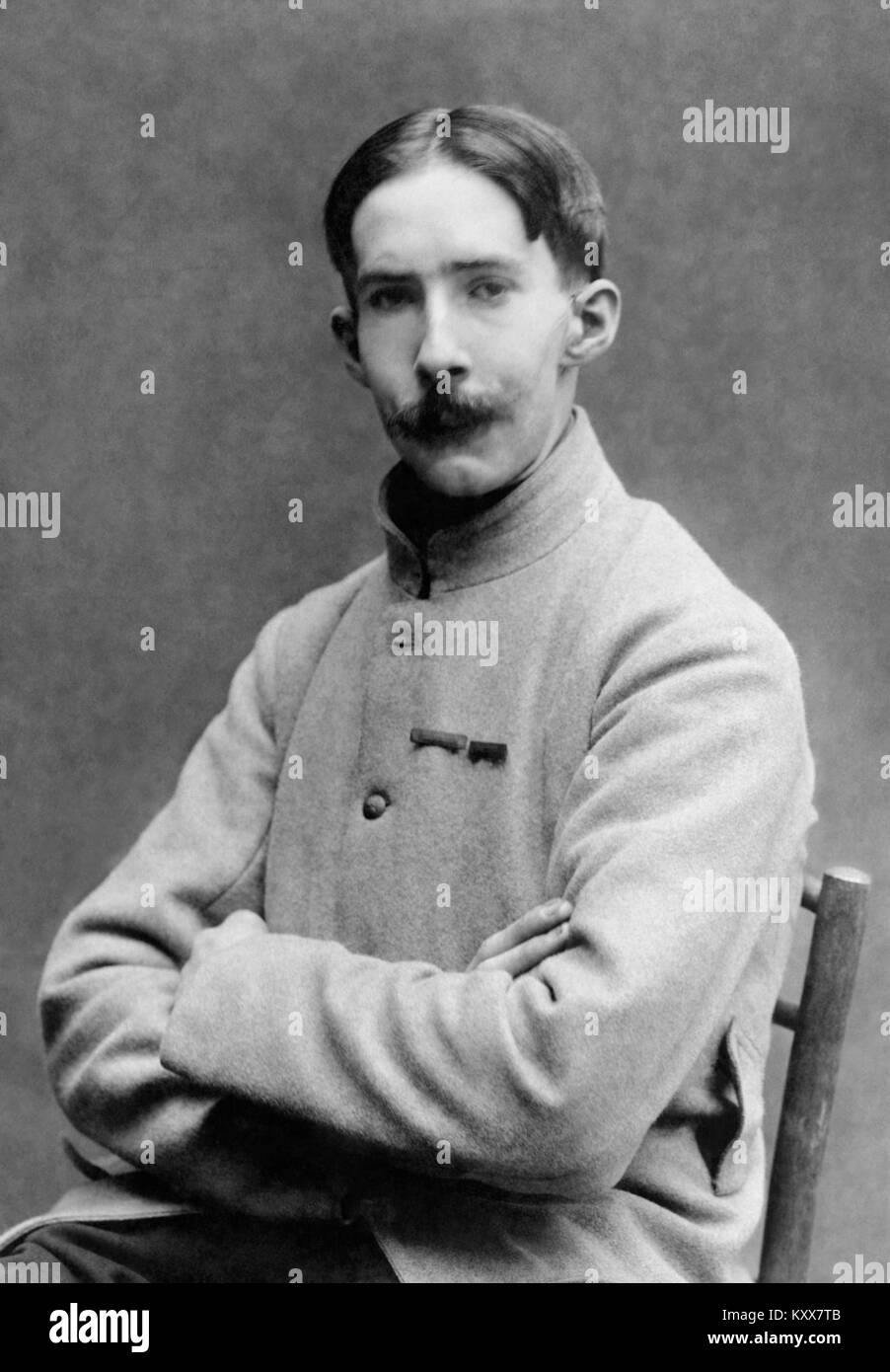 Une photographie de la première Guerre mondiale montrant un soldat français qui a subi des blessures au visage, portant un masque prothétique conçu pour restaurer l'apparence après la défiguration en temps de guerre. Banque D'Images