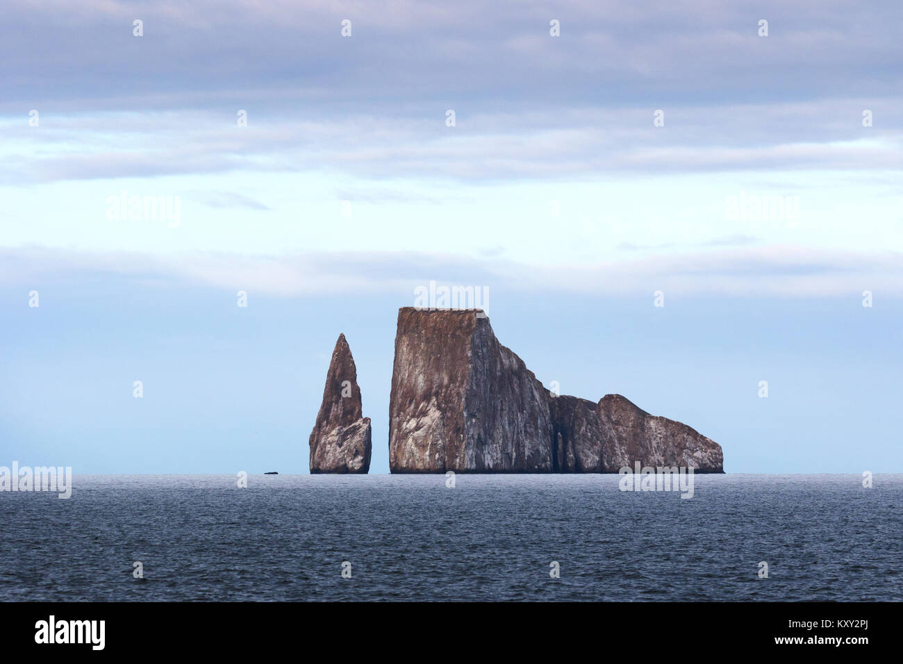 Kicker Rock, îles Galapagos, au large de la côte de l'île de San Cristobal, îles Galapagos Équateur Amérique du Sud Banque D'Images