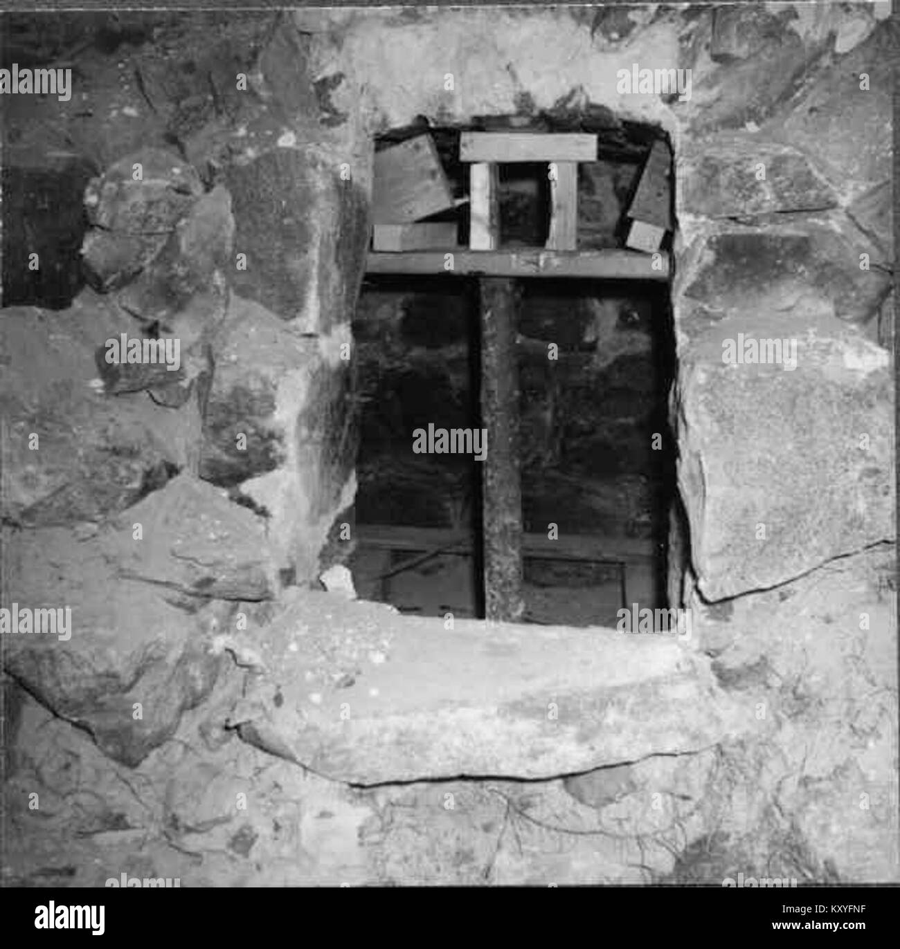 Güteryds kyrka en Suède est une église paroissiale à l'architecture historique, aux vitraux et à une congrégation fonctionnelle, illustrant le rôle de l'église locale dans la vie religieuse et sociale suédoise. Banque D'Images