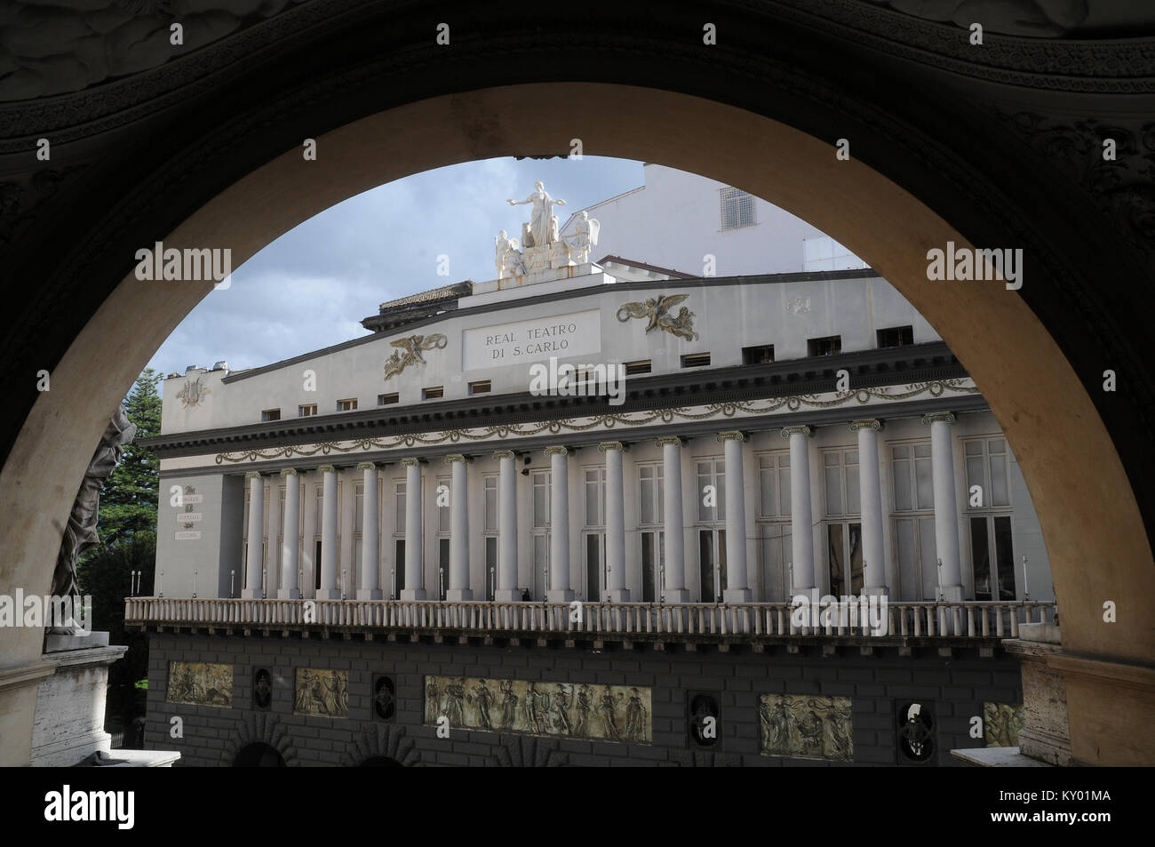 Façade, le Théâtre San Carlo, 2013, Napolis, Italie. Banque D'Images