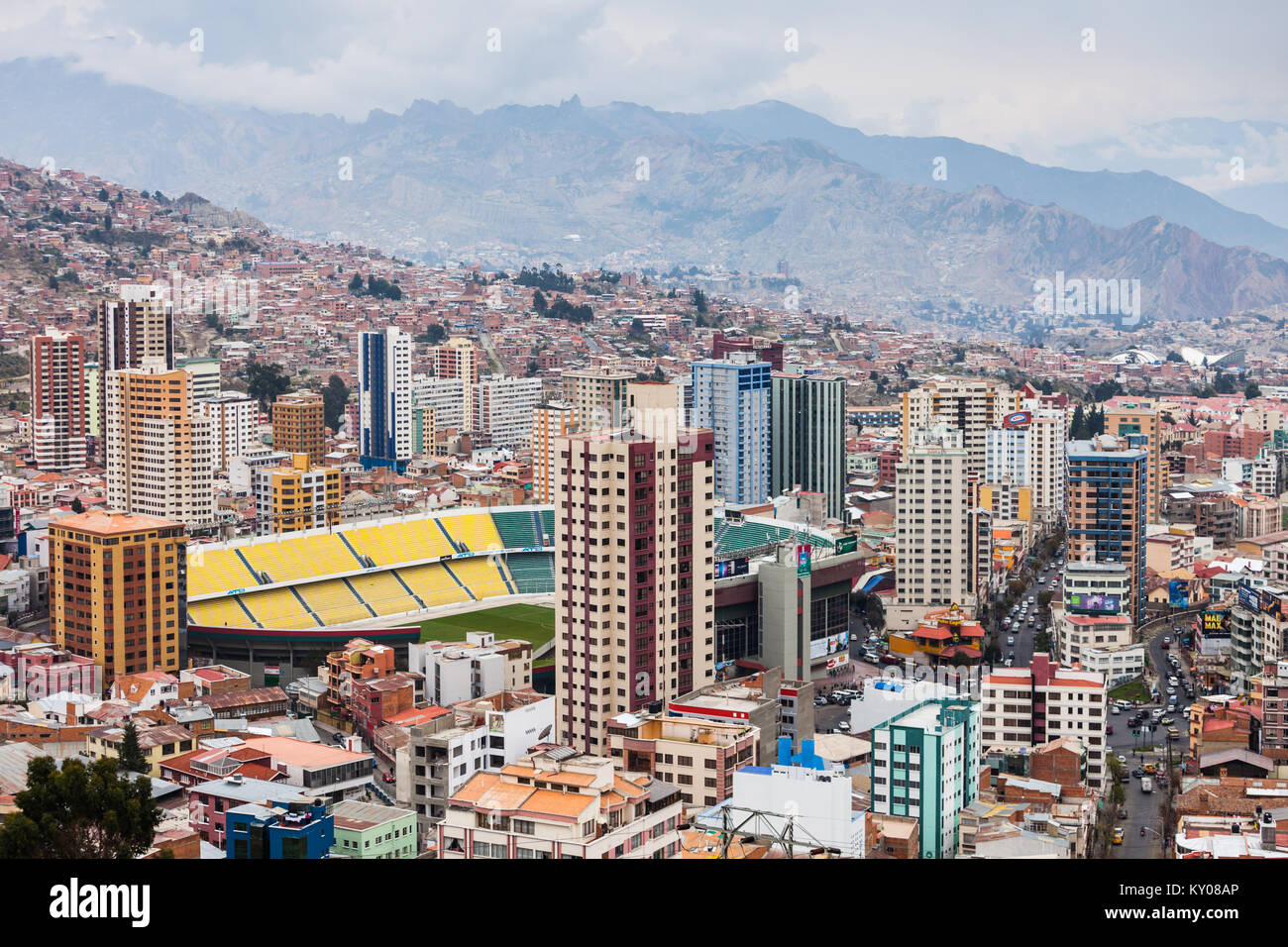 LA PAZ, BOLIVIE - 16 MAI 2015 : La Paz vue panoramique, la Bolivie. La Paz est la capitale administrative la plus élevée du monde. Banque D'Images