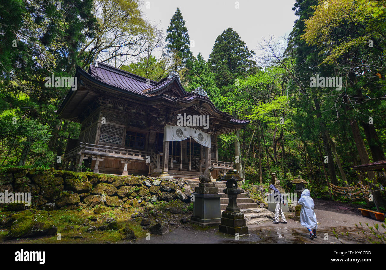 D'Aomori, JAPON - 16 mai 2017. Avis de Towada culte à green forest à Aomori, Japon. Towada-jinja est dit avoir été construit au 9ème siècle Banque D'Images