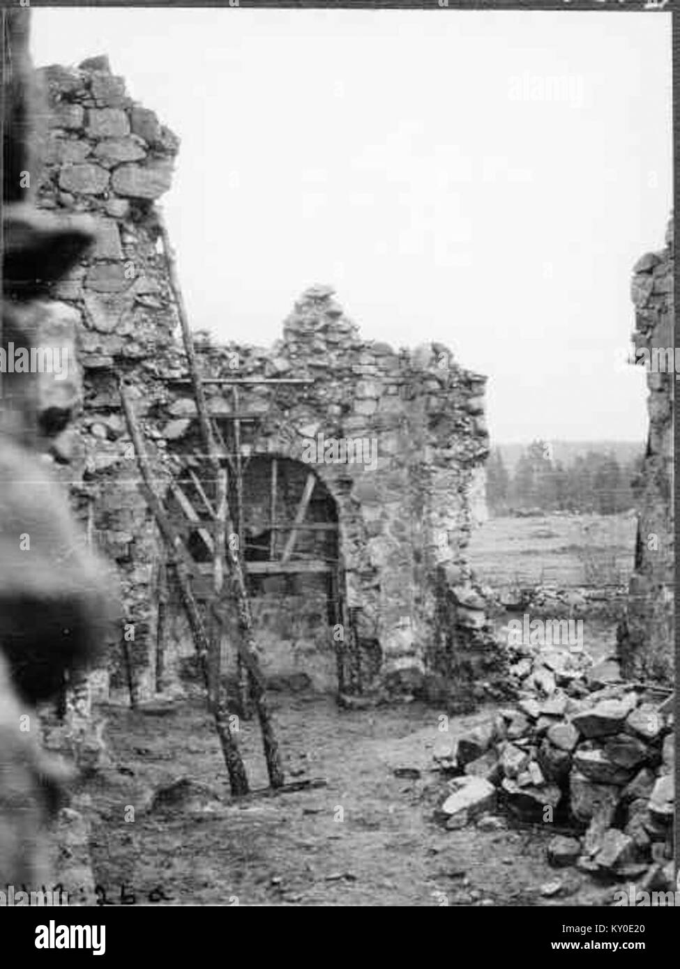 L'ancienne église de la paroisse de Sävsjö dans la municipalité de Hjälmseryd, comté de Jönköping, en Suède, est un site ecclésiastique historique dans le cadre de la paroisse rurale. Banque D'Images