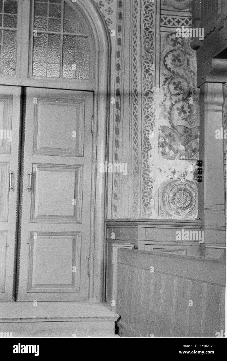 Le timbre numéro 307 des îles Féroé représente le redpoll (Acanthis flammea), un petit finch de la famille des finch trouvé dans la région holarctique incluant les îles Féroé. Le numéro illustre la biodiversité aviaire des îles et l’importance de la faune aviaire dans les thèmes naturels féroïens. Banque D'Images