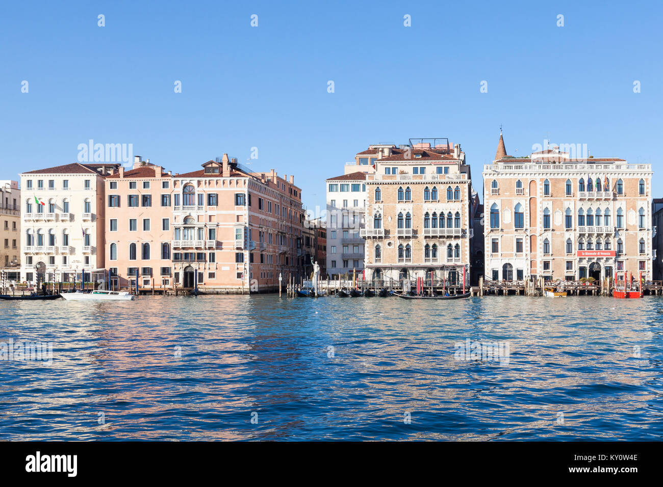 Palais sur le Grand Canal, San Marco, Venise, Italie avec le Palazzo Tiepolo, Palazzo Emo Treves dei Bonfili, Hôtel Danieli, Palazzo Palazzo Giustinian Banque D'Images
