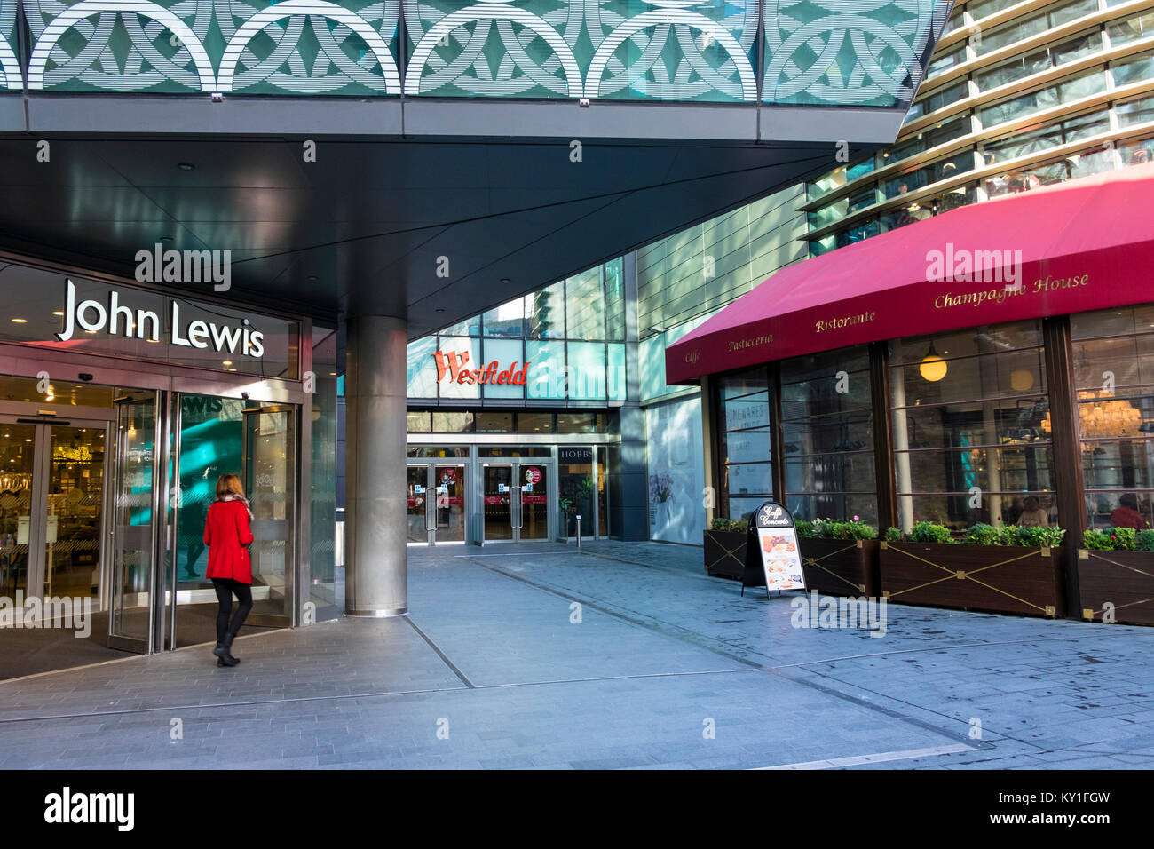 Centre commercial Westfield à stratford avec John Lewis Shop en avant-plan, Londres, Royaume-Uni Banque D'Images