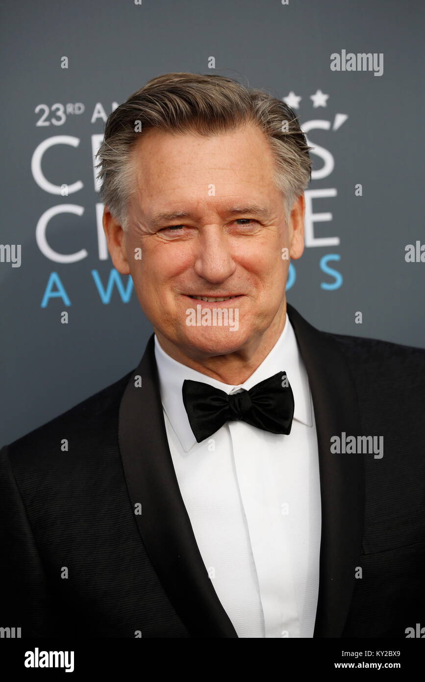 Los Angeles, USA. Jan 11, 2018. Bill Pullman assiste à la 23e Critics' Choice Awards au Barker Hangar à Santa Monica, Los Angeles, USA, le 11 janvier 2018. Credit : Hubert Boesl - AUCUN FIL SERVICE - Crédit : Hubert Boesl/dpa/Alamy Live News Banque D'Images