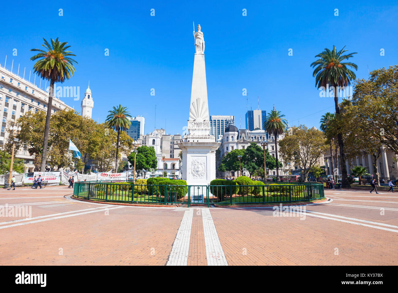 BUENOS AIRES ARGENTINE Le 14 Avril 2016 La Pyramide De Mayo buenos-aires-argentine-le-14-avril-2016-la-pyramide-de-mayo