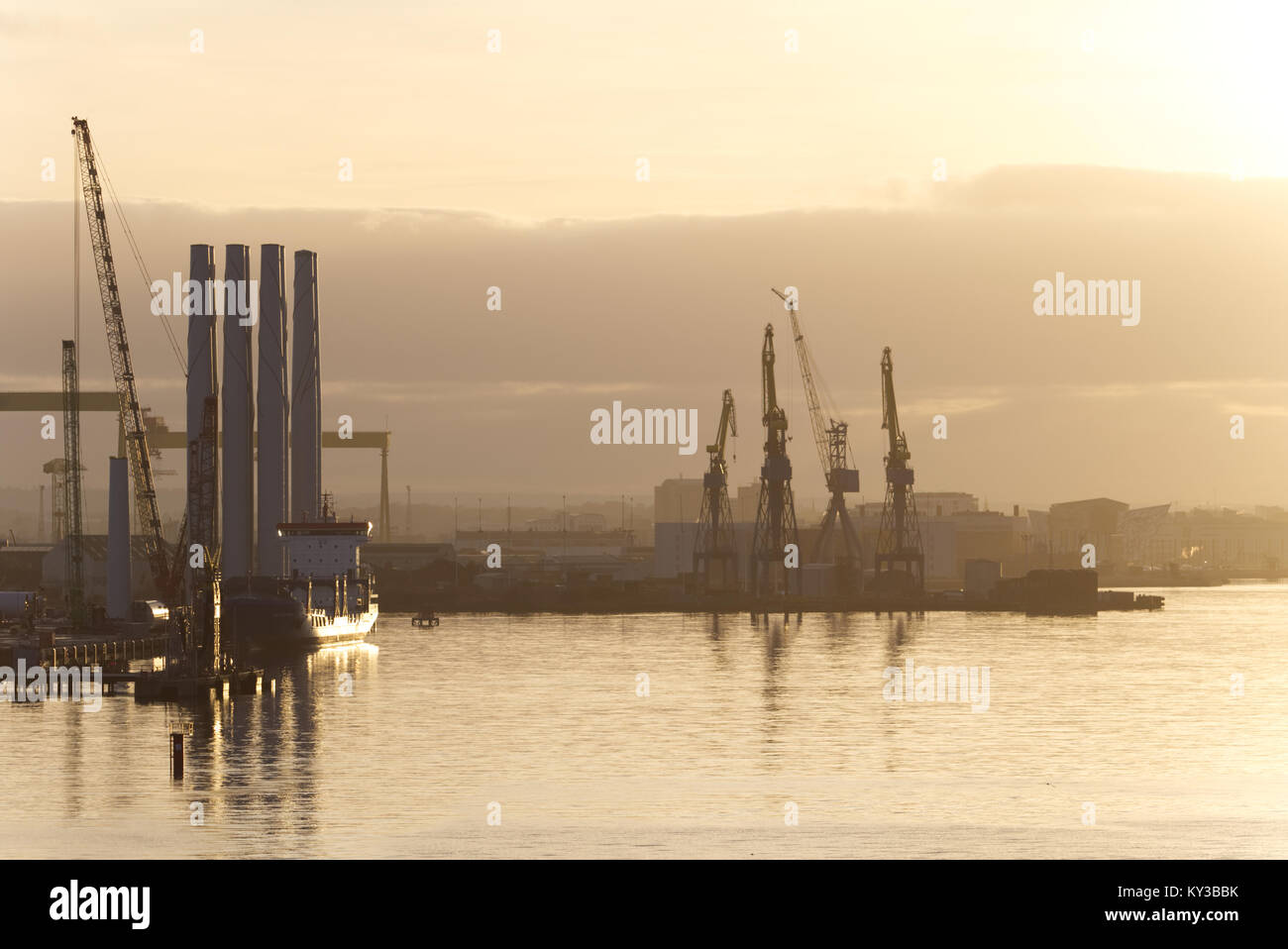 Heabour belfast au coucher du soleil Banque D'Images