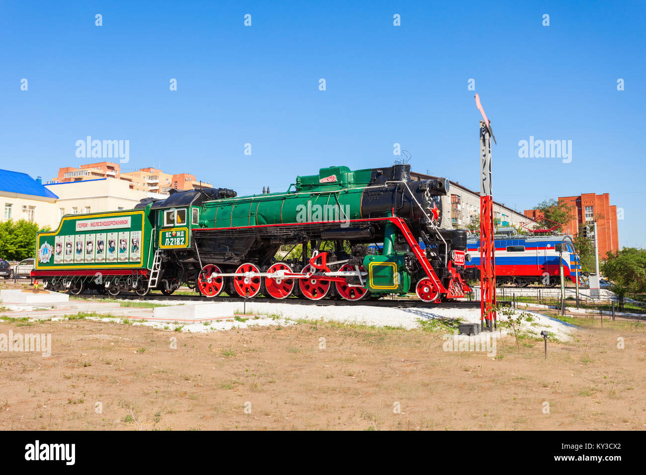 ULAN-UDE, ITALIE - Juillet 15, 2016 rétro : locomotive à vapeur parovoz près de la gare ferroviaire de Ulan-Ude dans Ulan Ude ville en Bouriatie, en Russie. Banque D'Images