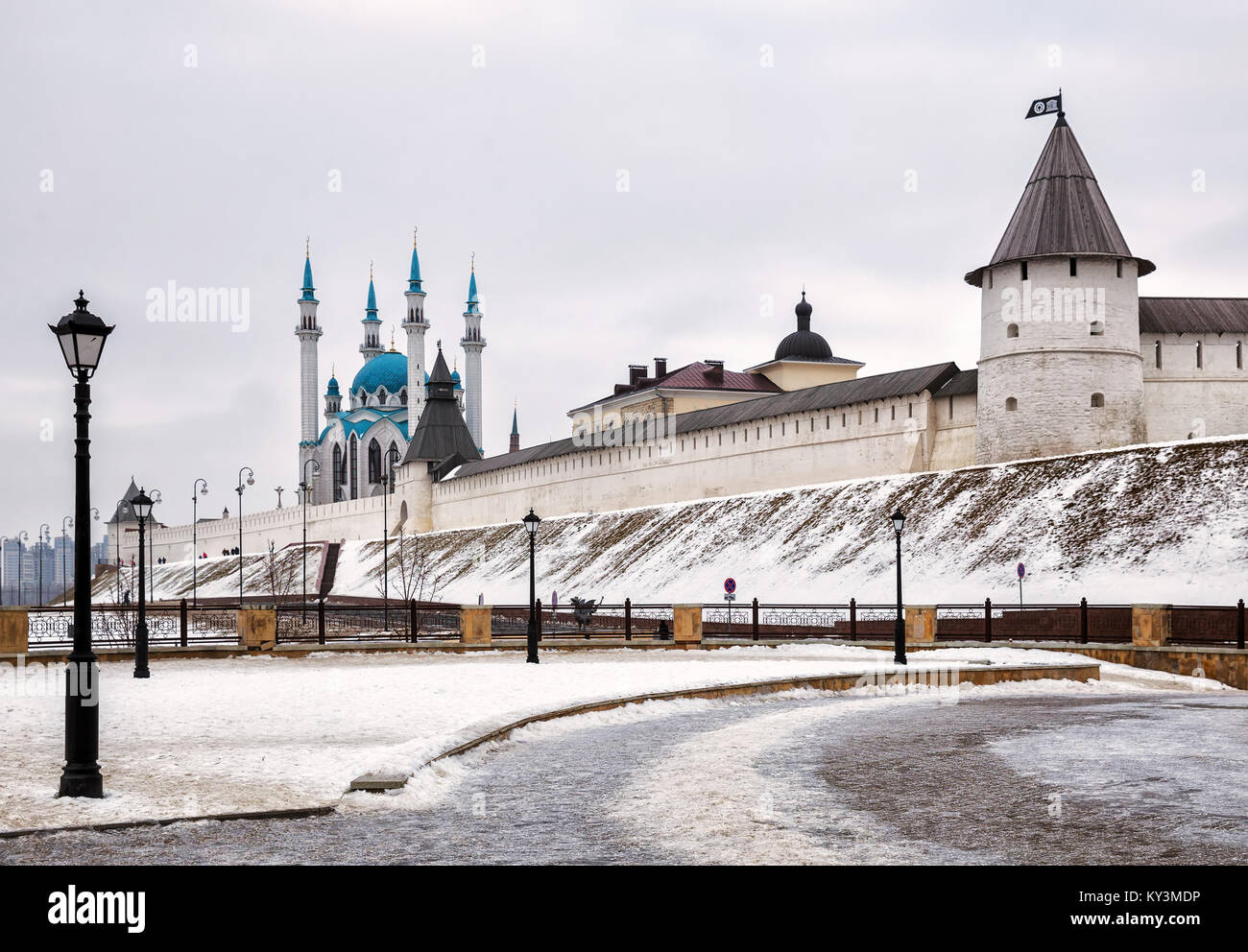 Vue sur le Kremlin de Kazan et la mosquée Kul-Sharif, Kazan, Russie Banque D'Images