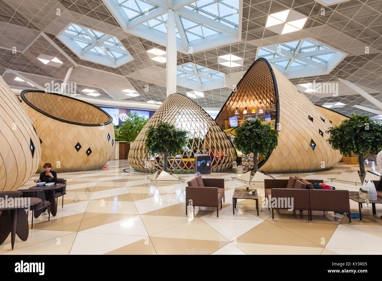 BAKU, Azerbaïdjan - 16 septembre 2016 : l'Aéroport International Heydar Aliyev de Bakou de l'intérieur. C'est l'un des six aéroports internationaux desservant Azerbai Banque D'Images