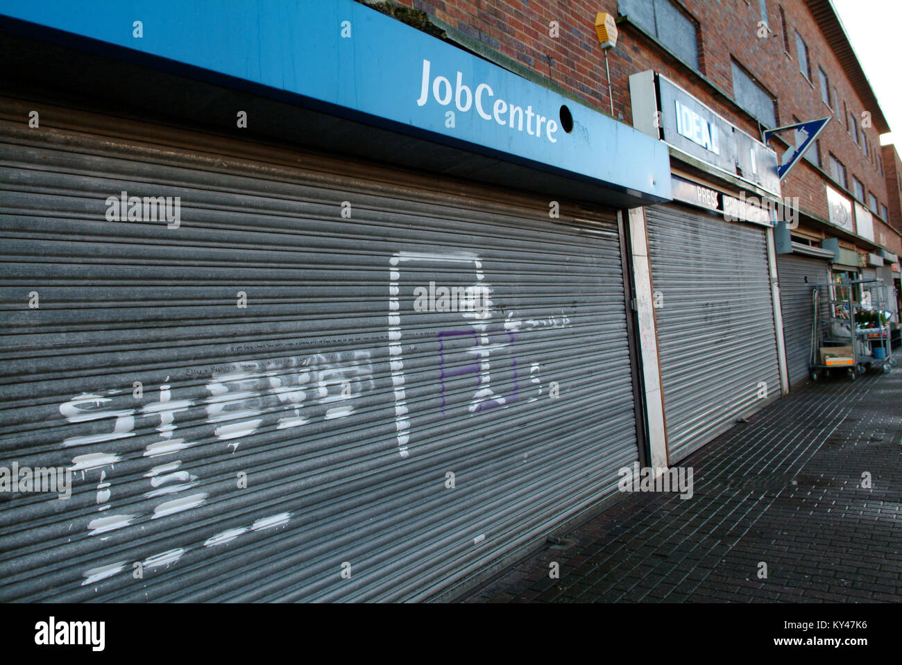 Les magasins abandonnés et centre d'emploi en Hartcliffe, Bristol Banque D'Images