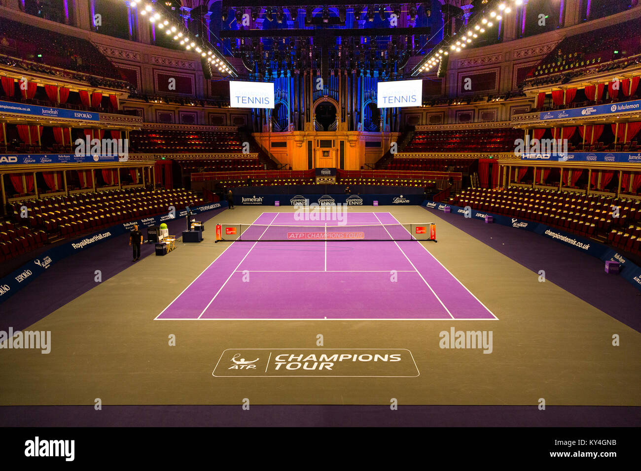 Londres, Royaume-Uni. Royal Albert Hall vide avant le lancement de tournoi  de tennis des Champions Photo Stock - Alamy