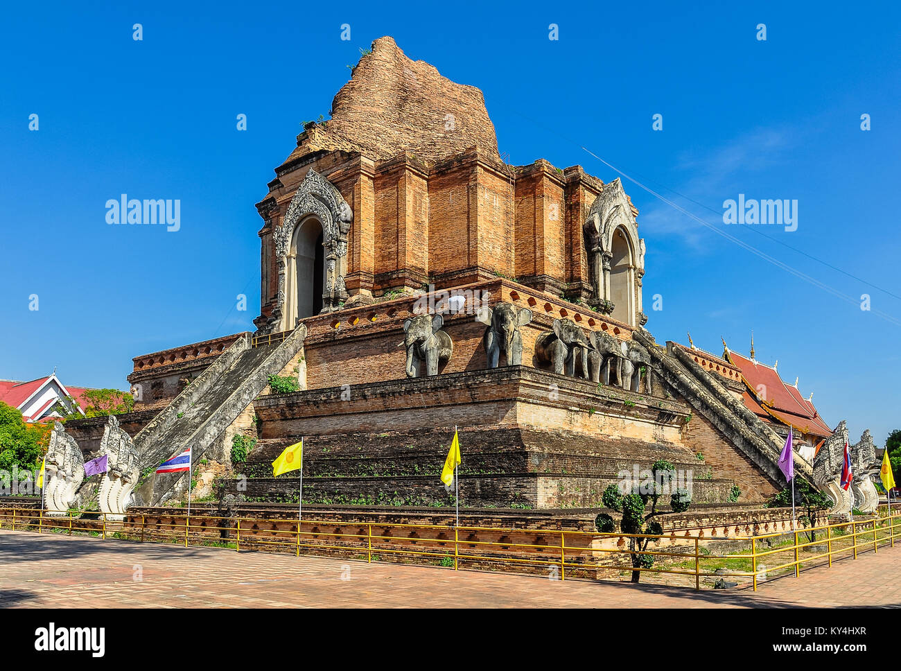 Le Wat Chedi Luang Temple dans la vieille ville de Chiang Mai, Thaïlande Banque D'Images