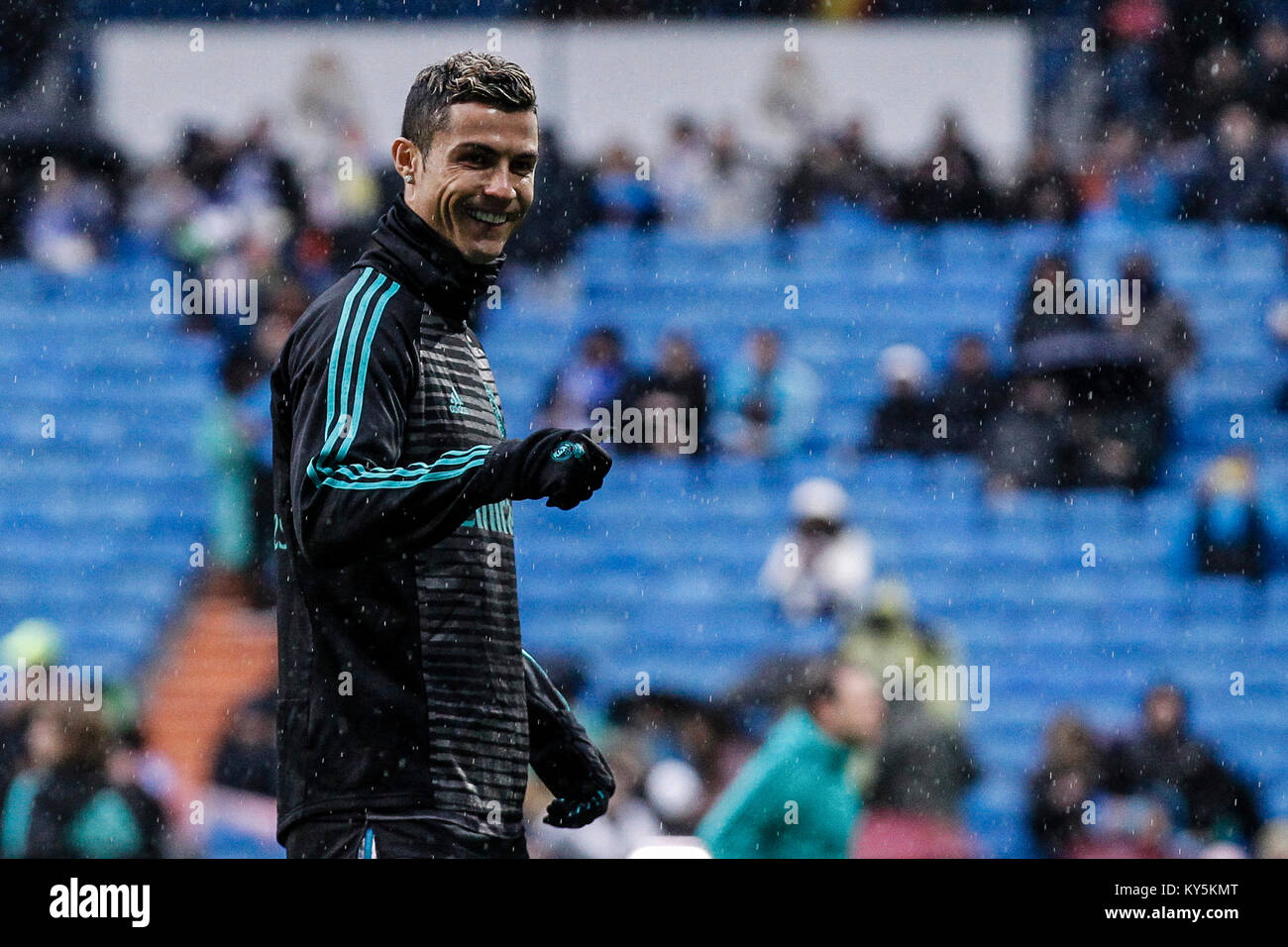 Cristiano Ronaldo (Real Madrid) Pré-match warm-up La Liga match entre Real Madrid vs FC Villerreal au Santiago Bernabeu à Madrid, Espagne, le 13 janvier 2018. Más Información Gtres Crédit : Comuniación sur ligne, S.L./Alamy Live News Banque D'Images