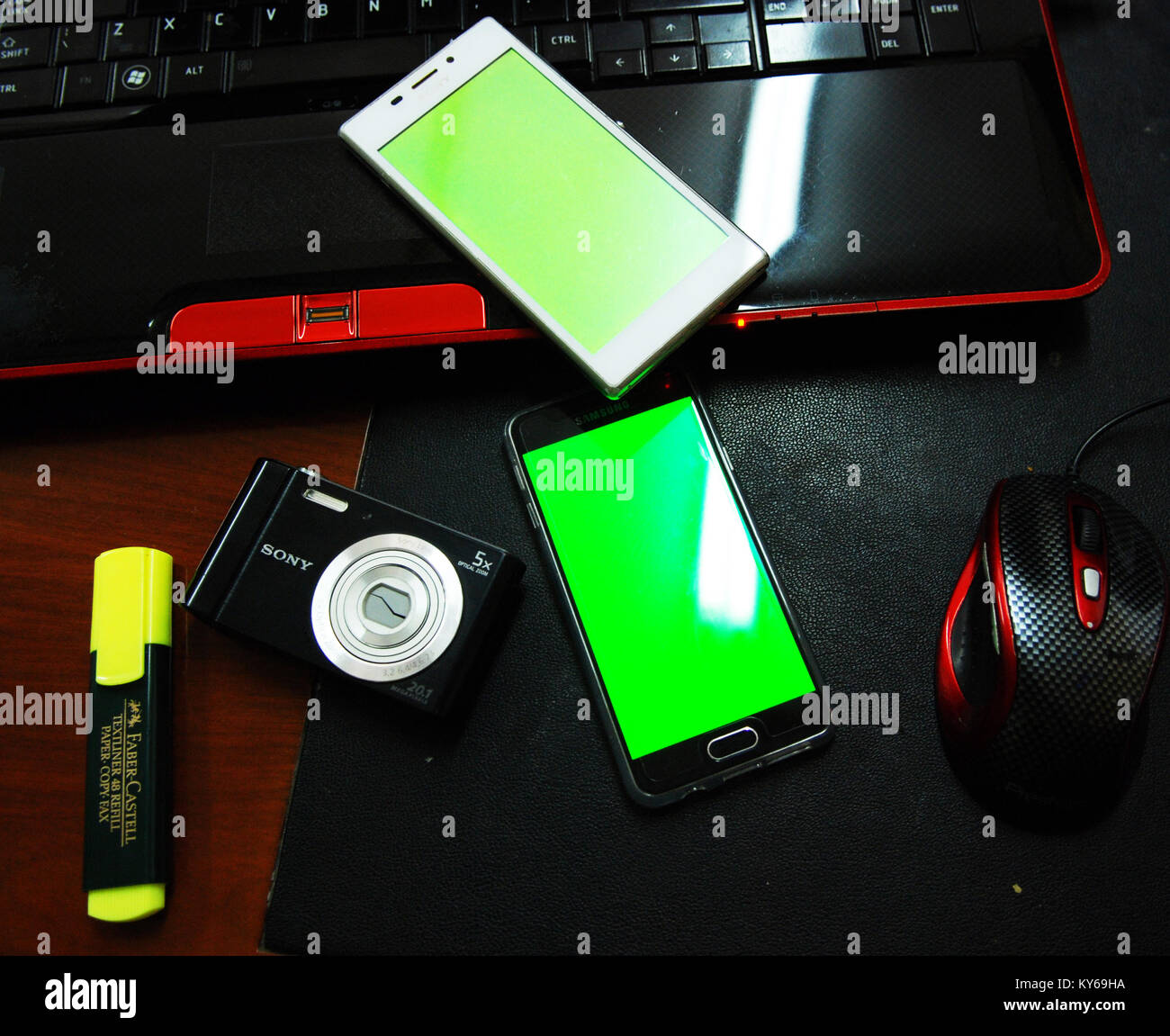 Écran vert appareils prêts Banque D'Images