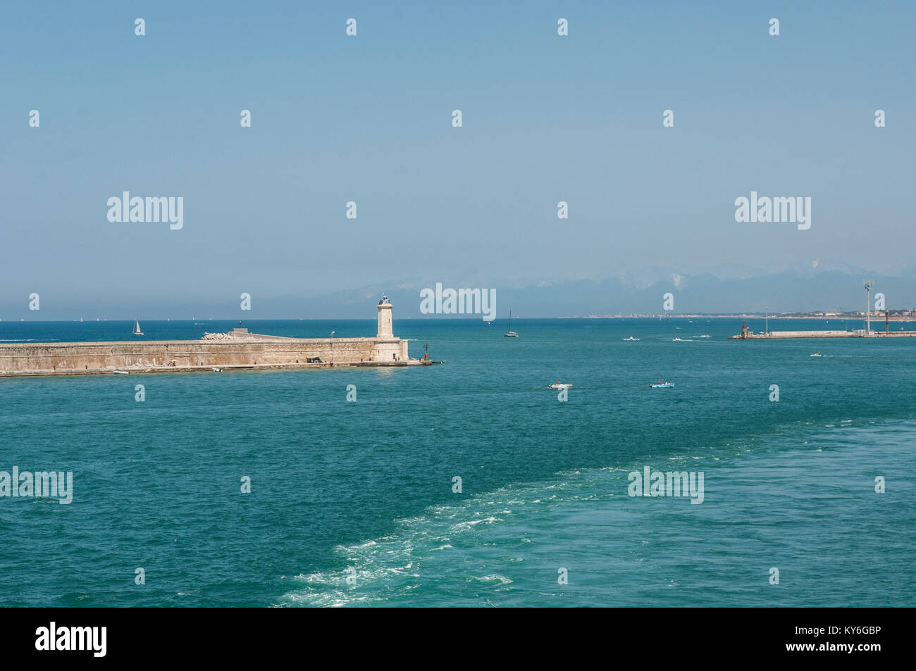 Italie : vue sur le port de Livourne, le principal port de la Toscane et l'un des plus importants ports d'Italie et l'ensemble de la Mer Méditerranée Banque D'Images