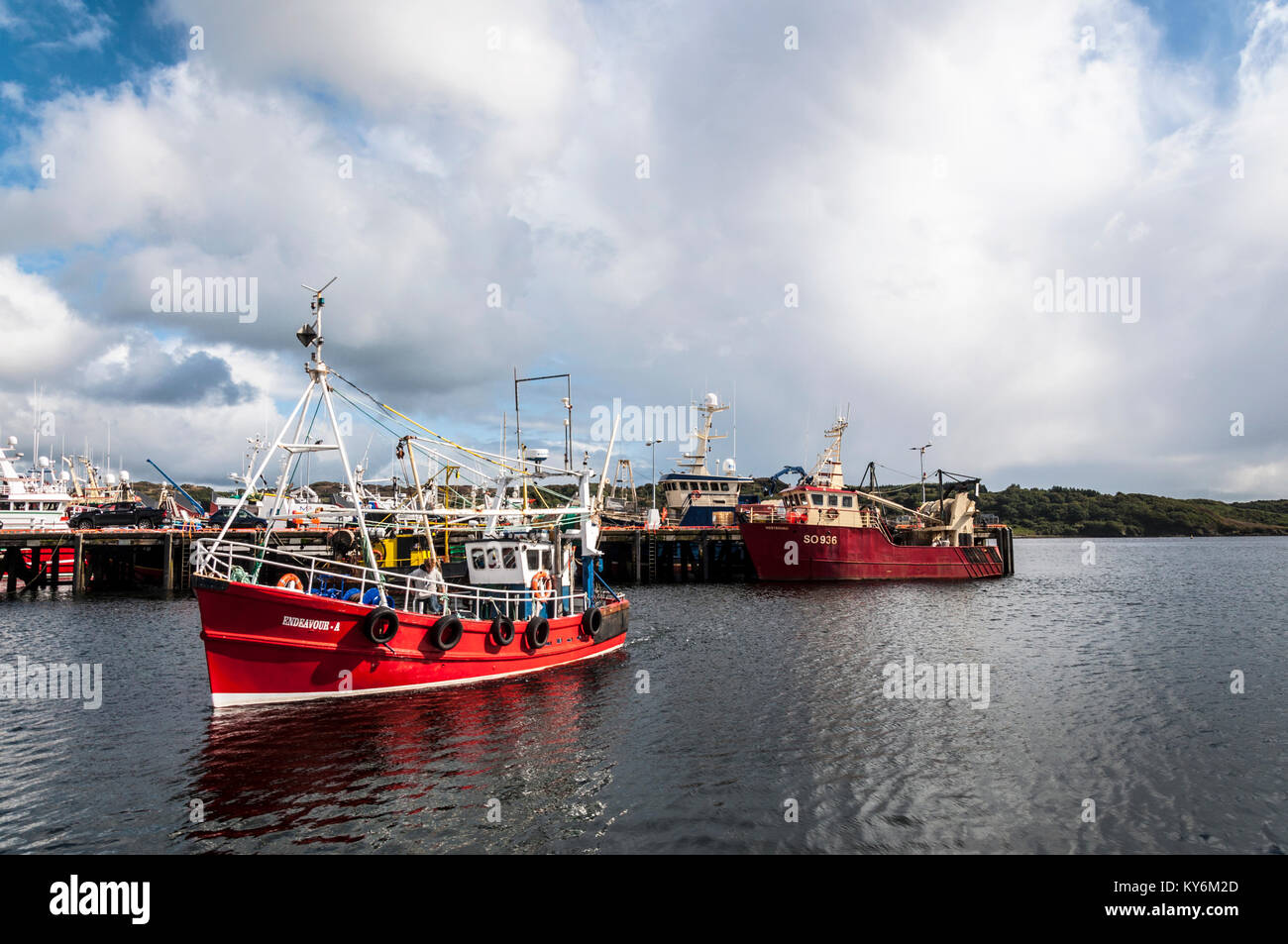 Les chalutiers de pêche au port de Killybegs County Donegal Ireland Banque D'Images