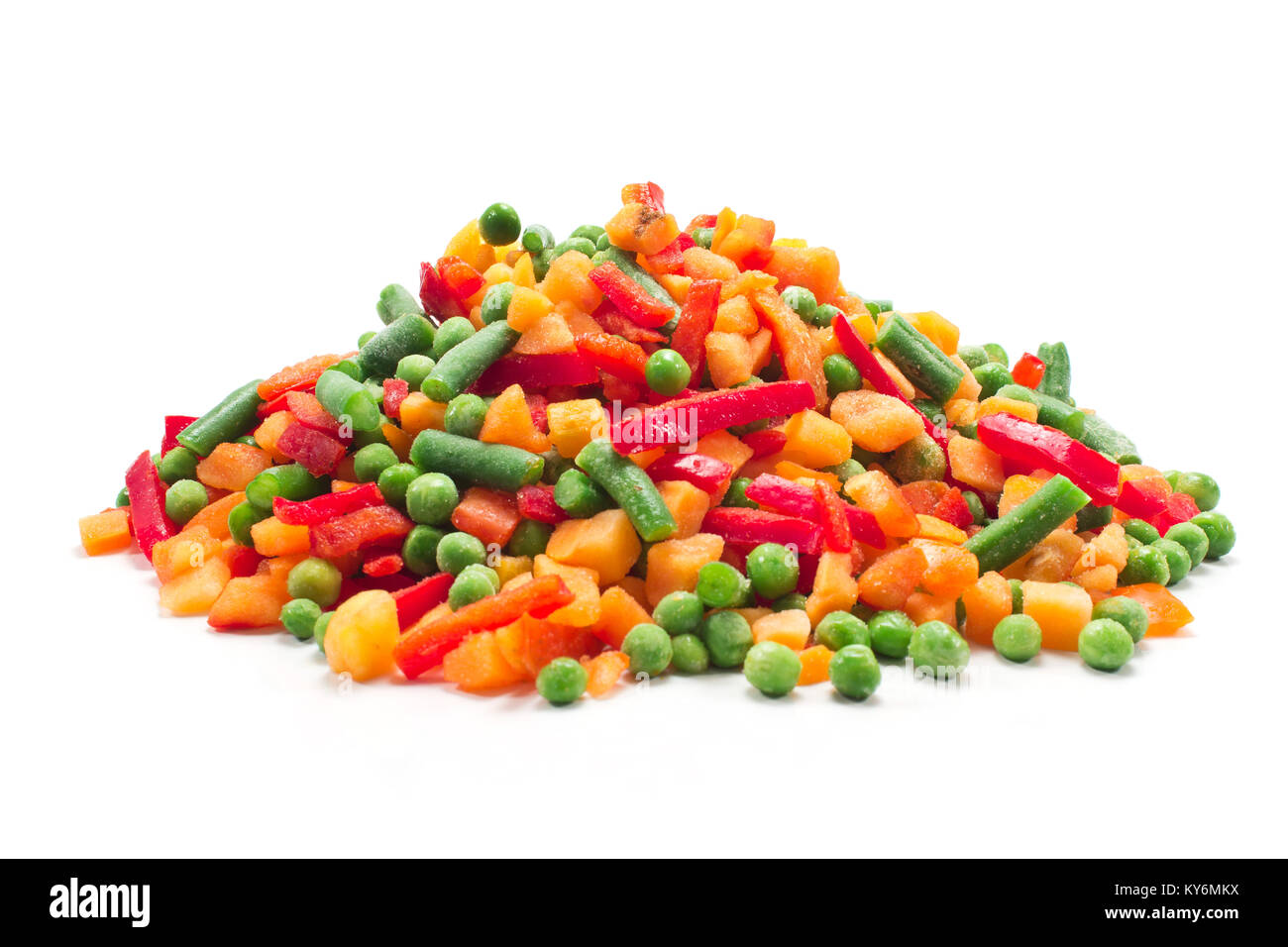 Un mélange de légumes pour ragoût isolé sur fond blanc Banque D'Images