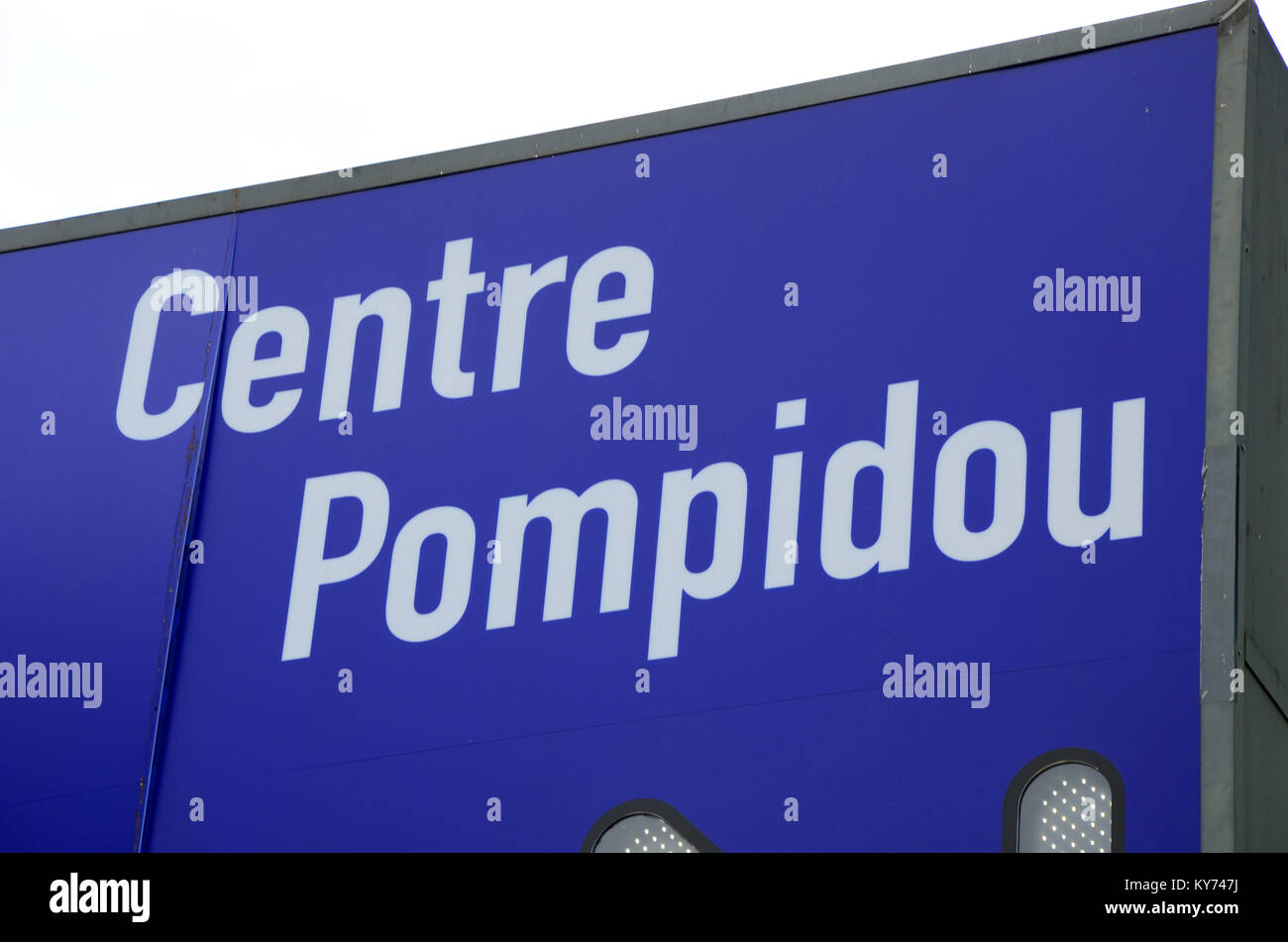 Vieille enseigne Centre Pompidou, Paris, France. Centre Georges Pompidou, Centre Pompidou, musée d'art extérieur, Musée National d'Art Moderne Banque D'Images