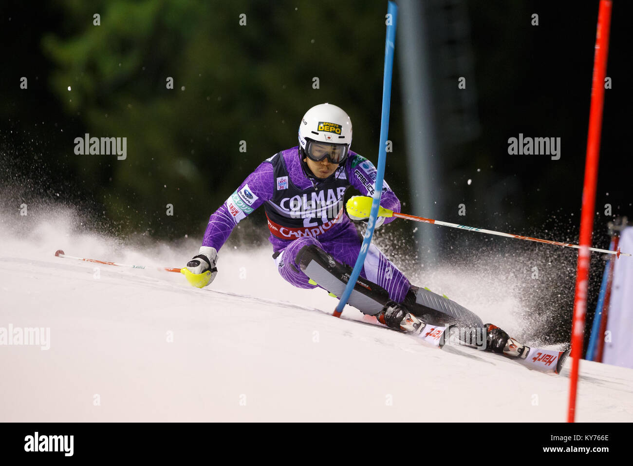 Madonna di Campiglio, Italie 22 décembre 2017. Naoki YUASA (JPN) qui se font concurrence sur les AUDI FIS Coupe du Monde de Ski alpin Slalom sur les 3tre Banque D'Images