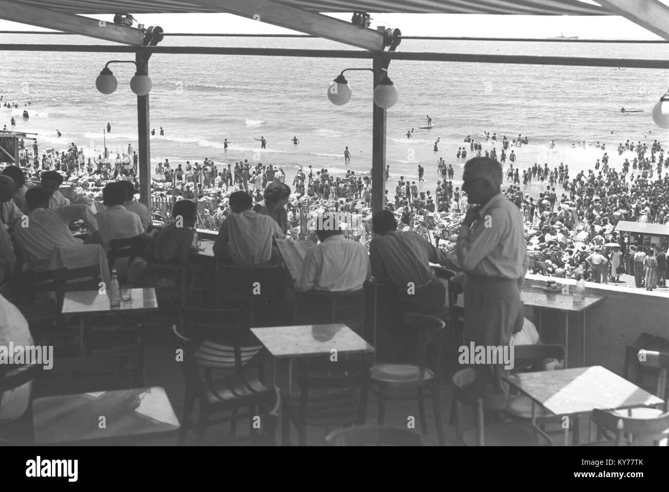 Vue DE LA PLAGE DE TEL AVIV. הים חוף בתל אביב.D24-034 Banque D'Images Vue DE LA PLAGE DE TEL AVIV. הים חוף בתל אביב.D24-034 Banque D'Images