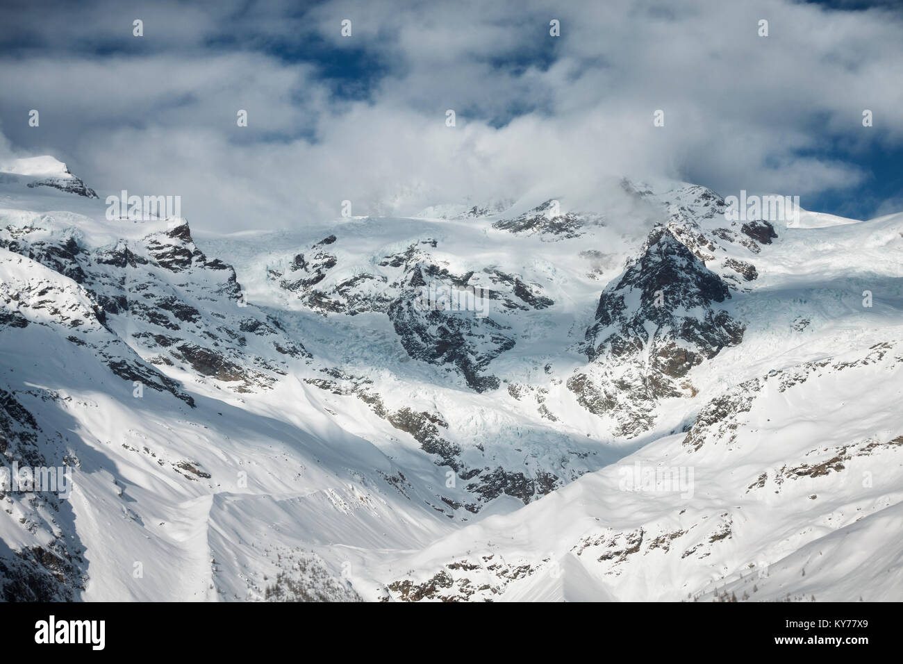 Monte Rosa glacier de Gressoney, Italie. Paysage de montagne d'hiver. Banque D'Images