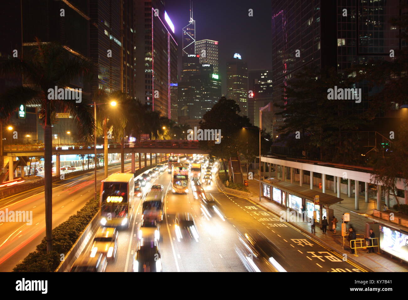 Le trafic dans le centre de l'île de Hong Kong Banque D'Images