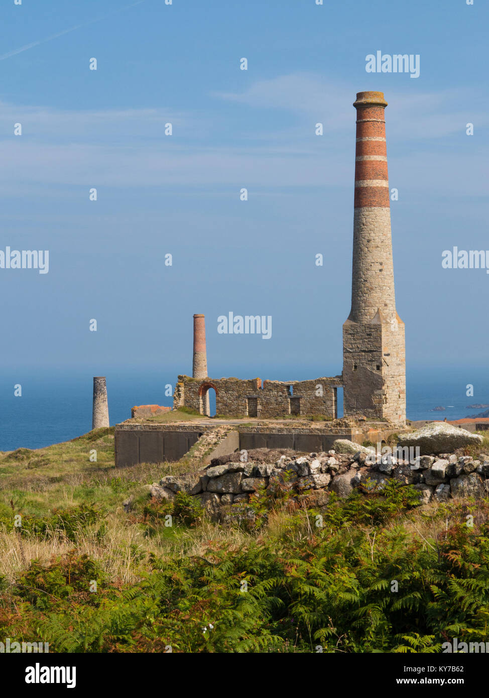 Carn Galver tin mine, Rosemergy, près de Porthmeor, West Penwith, au nord de la côte de Cornwall, Cornwall, UK. Banque D'Images