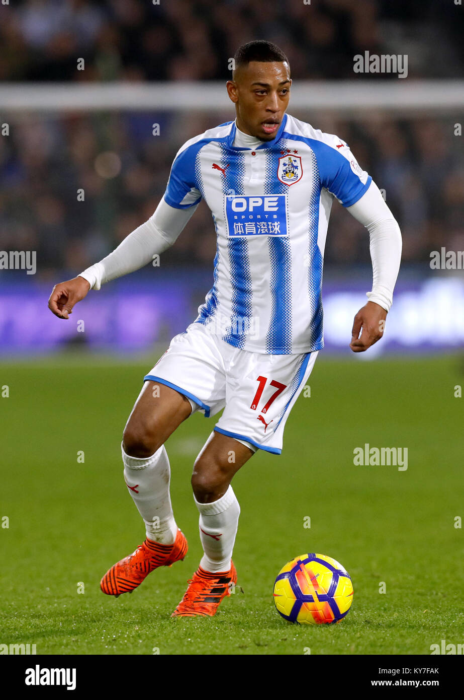 Rajiv van la Parra de Huddersfield Town lors du match de la première ligue au stade John Smith, Huddersfield. APPUYEZ SUR ASSOCIATION photo. Date de la photo: Samedi 13 janvier 2018. Voir PA Story FOOTBALL Huddersfield. Le crédit photo devrait se lire: Martin Rickett/PA Wire. RESTRICTIONS : aucune utilisation avec des fichiers audio, vidéo, données, listes de présentoirs, logos de clubs/ligue ou services « en direct » non autorisés. Utilisation en ligne limitée à 75 images, pas d'émulation vidéo. Aucune utilisation dans les Paris, les jeux ou les publications de club/ligue/joueur unique Banque D'Images