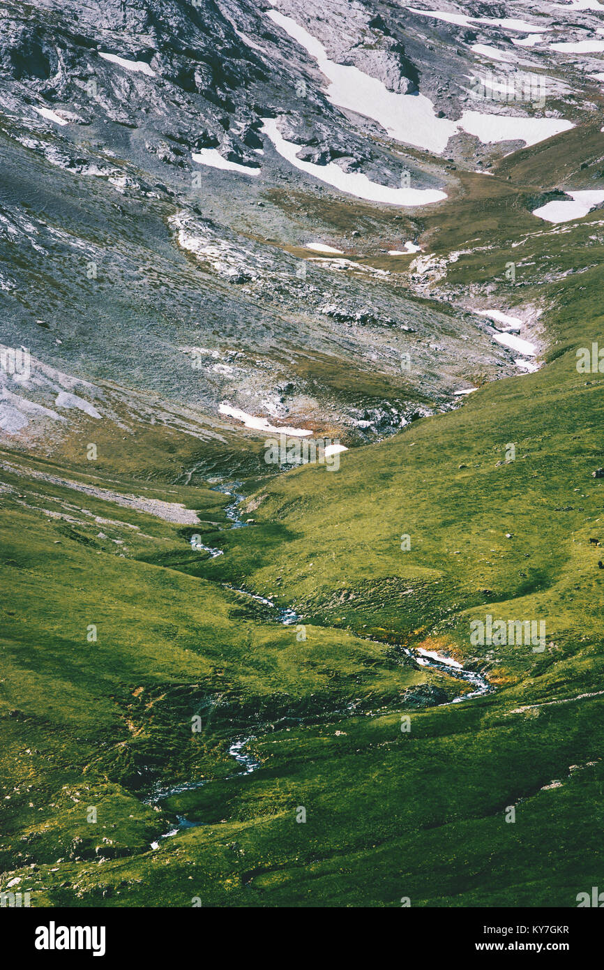 Vue aérienne de la vallée de montagne été Voyage Paysage paysage nature sauvage Banque D'Images