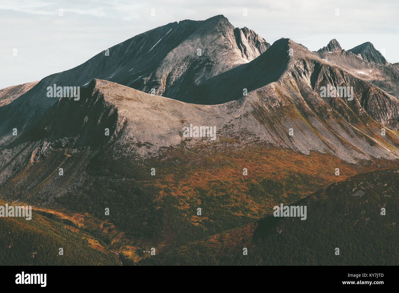 Paysage des montagnes de Norvège vue panoramique voyage nature Banque D'Images